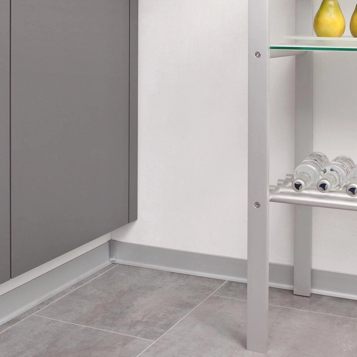 Ambientebild Sockelleiste Aluminium silber (matt)